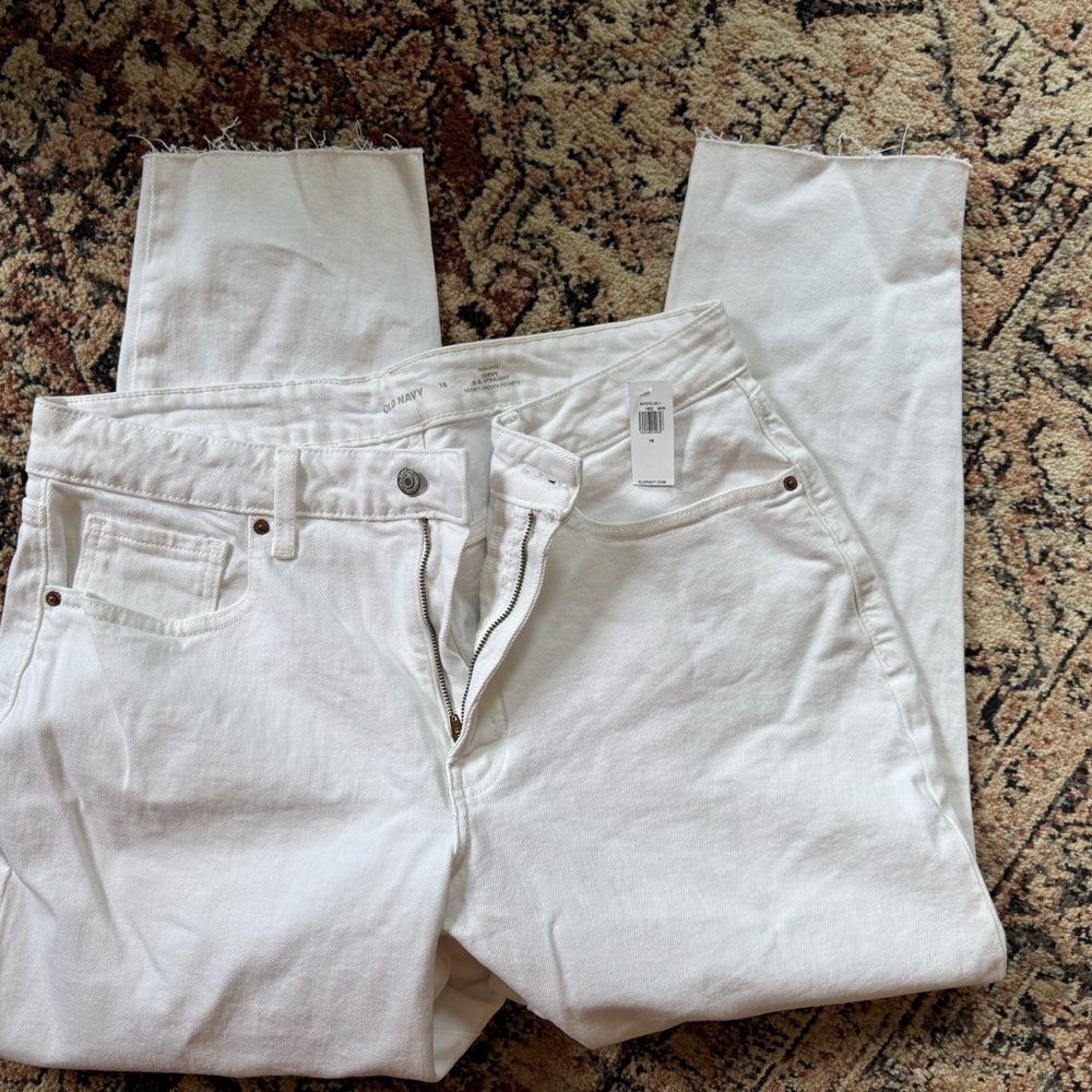 Old Navy Women's White Straight Leg Jeans